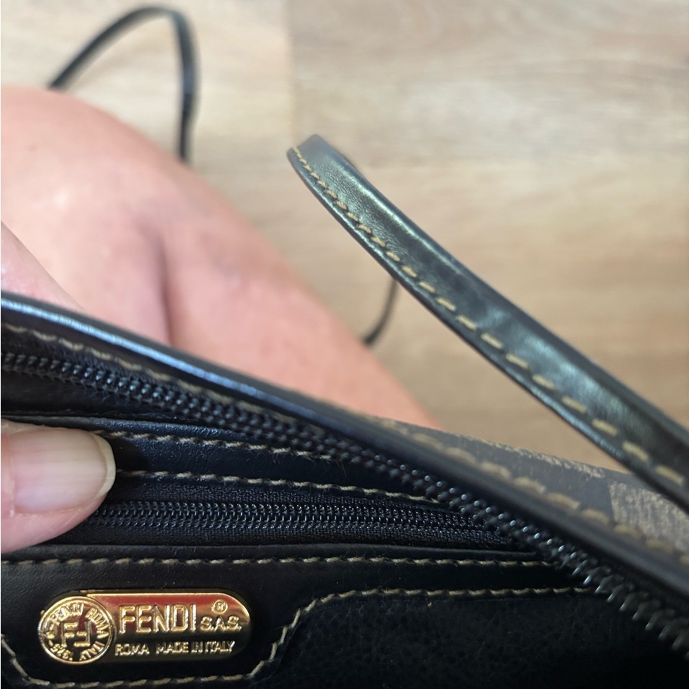 Vintage Fendi pecan checked Crossbody Bag with Brown strap. - Picture 3 of 14